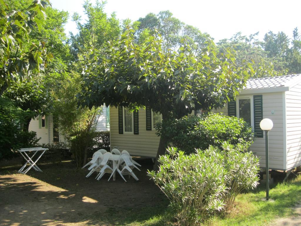 Camping Le Rebau Montblanc Exterior photo