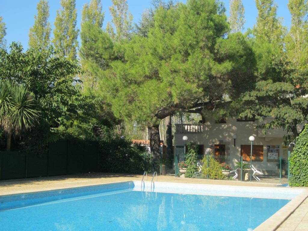 Camping Le Rebau Montblanc Exterior photo